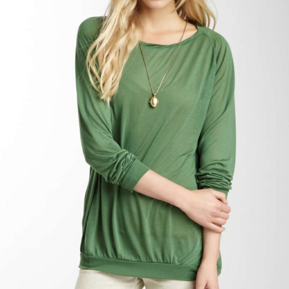 Beautiful green top with large keyhole back